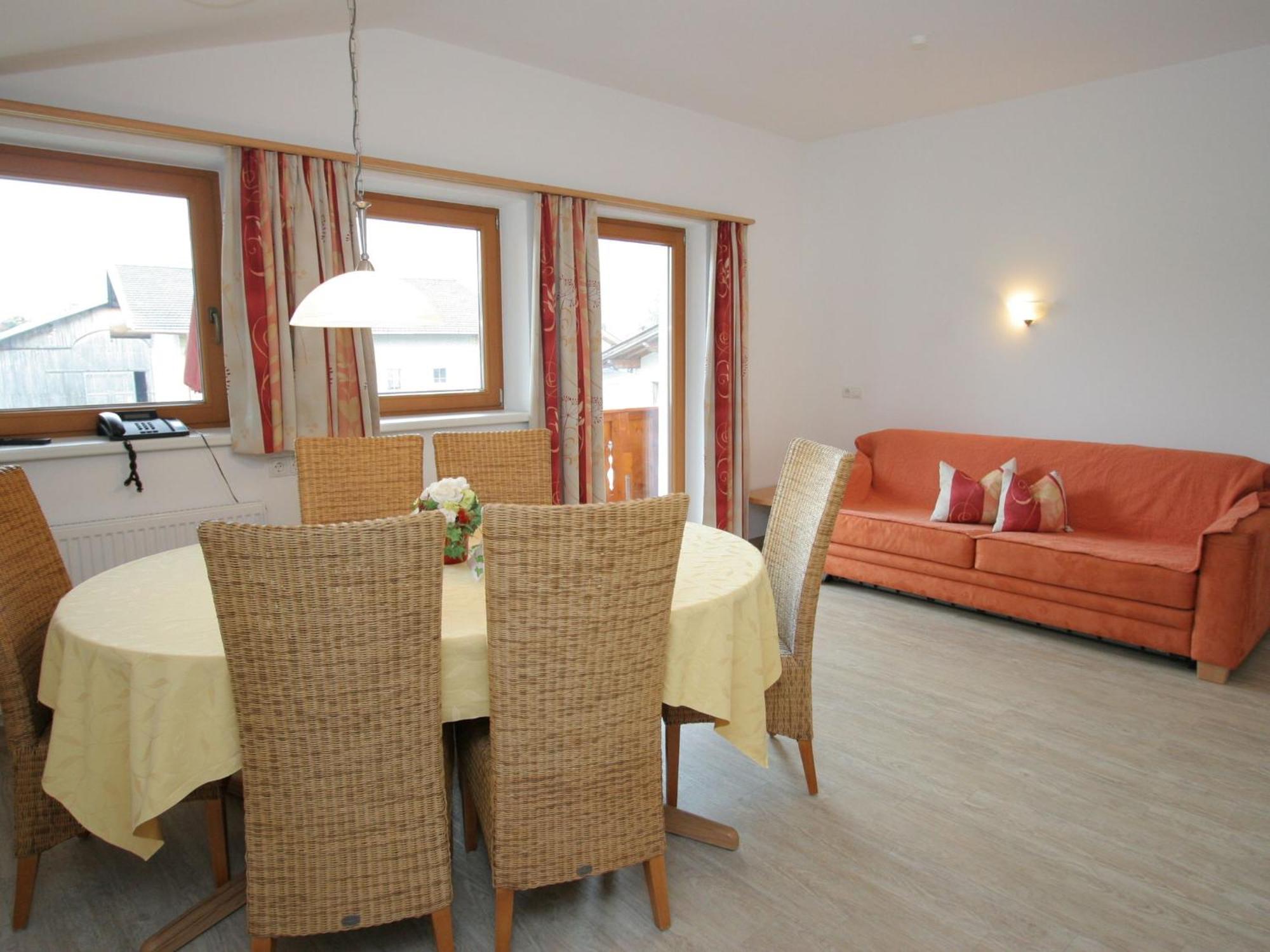 Charming Apartment In Uderns With Balcony 外观 照片