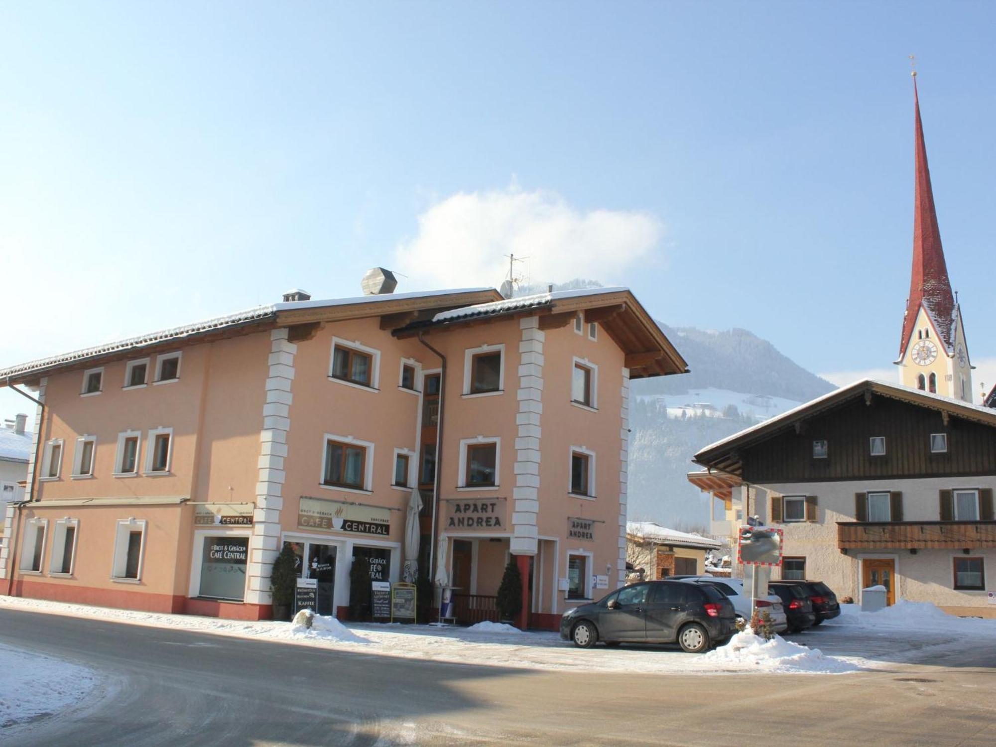 Charming Apartment In Uderns With Balcony 外观 照片